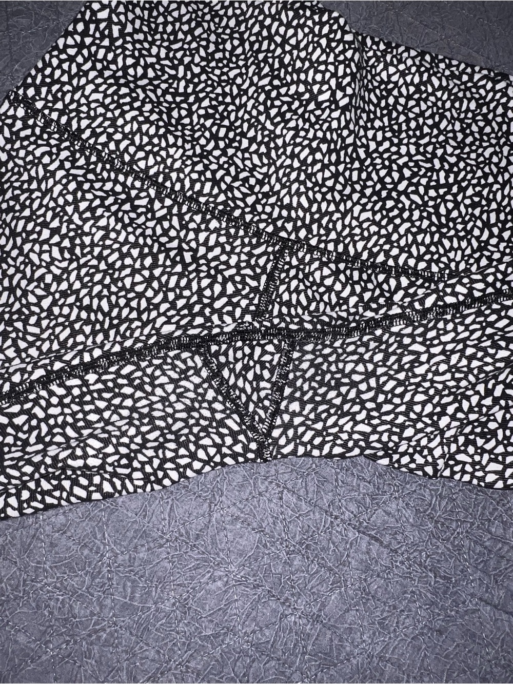 LULULEMON Wunder Under Miss
Mosaic Hi-Rise Crop Leggings size 8 - Picture 2 of 8